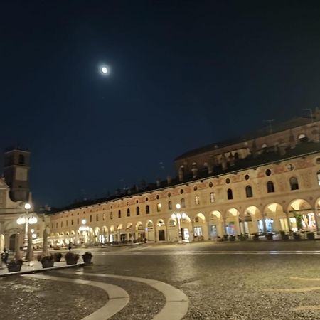 Il Castello Delle Dame - Il Maschio Leilighet Vigevano Eksteriør bilde